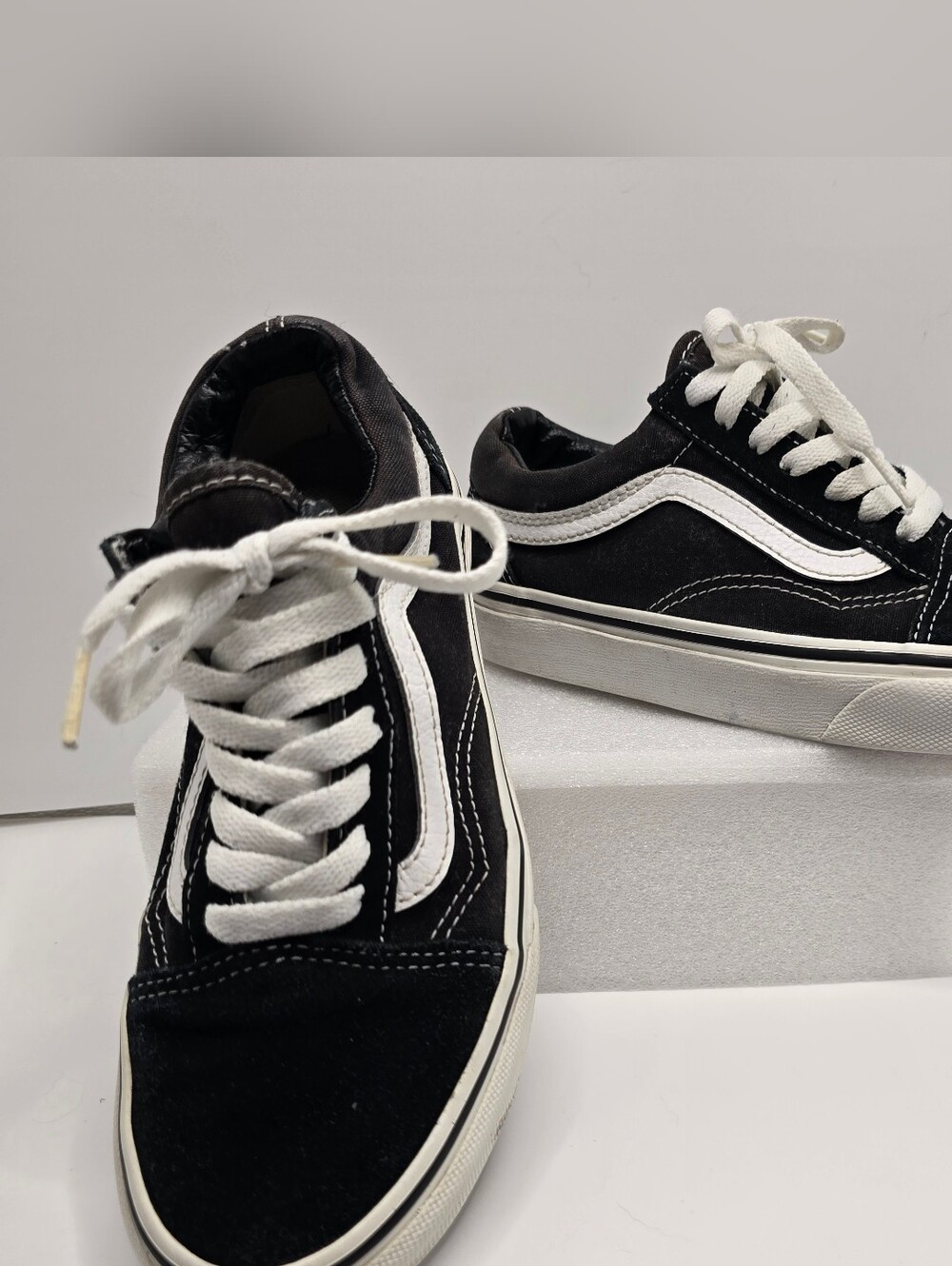 Vans Old Skool Womens Size 5 Mens Size 3.5 Black White Classic Skate Sneakers